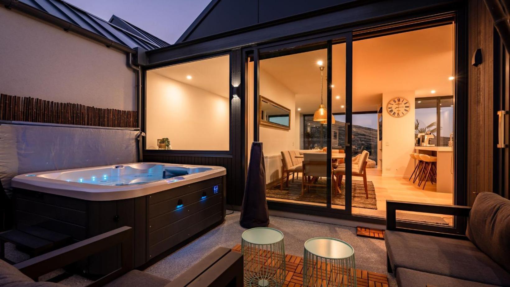 Villa The Tiers- Hot Tub- Ac- Bbq- Free Parking à Queenstown Extérieur photo
