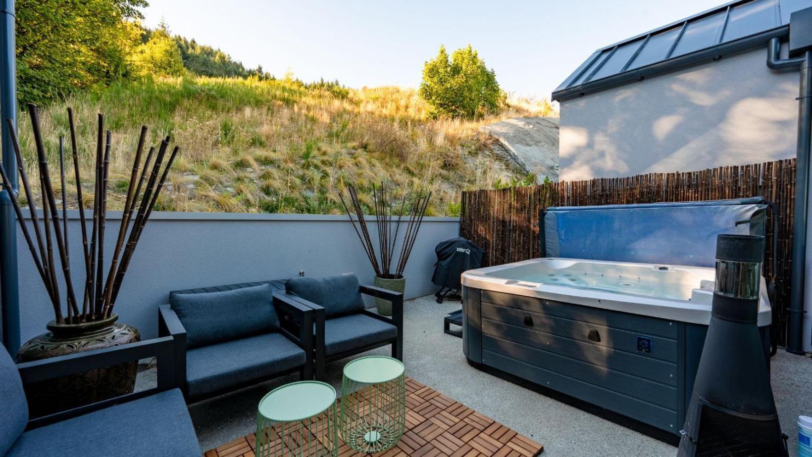 Villa The Tiers- Hot Tub- Ac- Bbq- Free Parking à Queenstown Extérieur photo